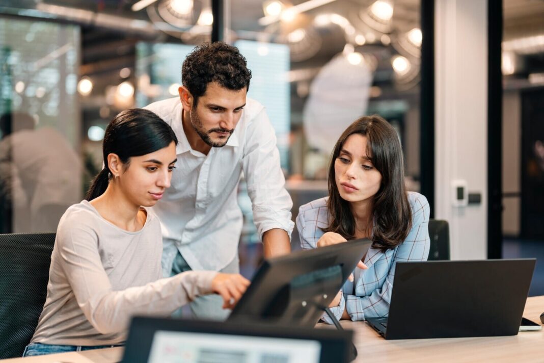 Majority of SMBs remain in early stages of AI maturity, SAS study says